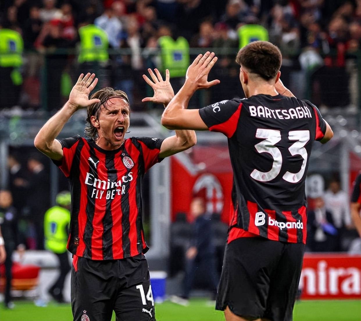 官方：那不勒斯中场安古伊萨当选意甲10月最佳球员