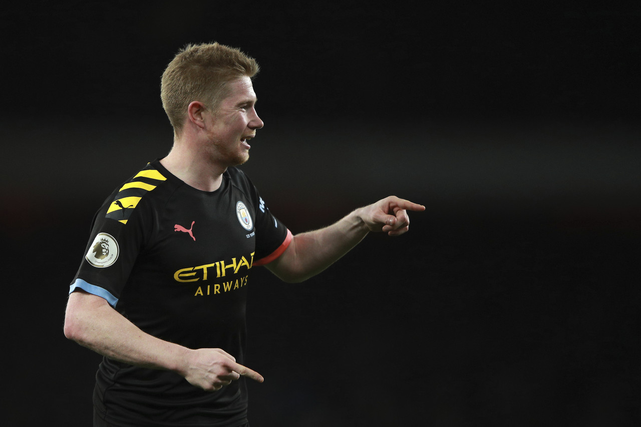 国脚助攻完成制胜球，球迷沸腾